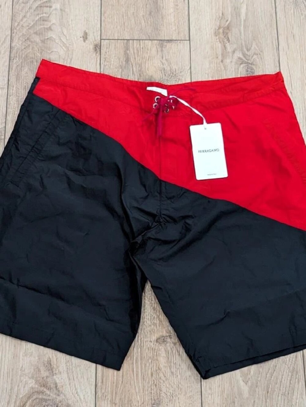 $890 Mens SALVATORE FERRAGAMO Colorblock Shorts Black/Red 56 US 40